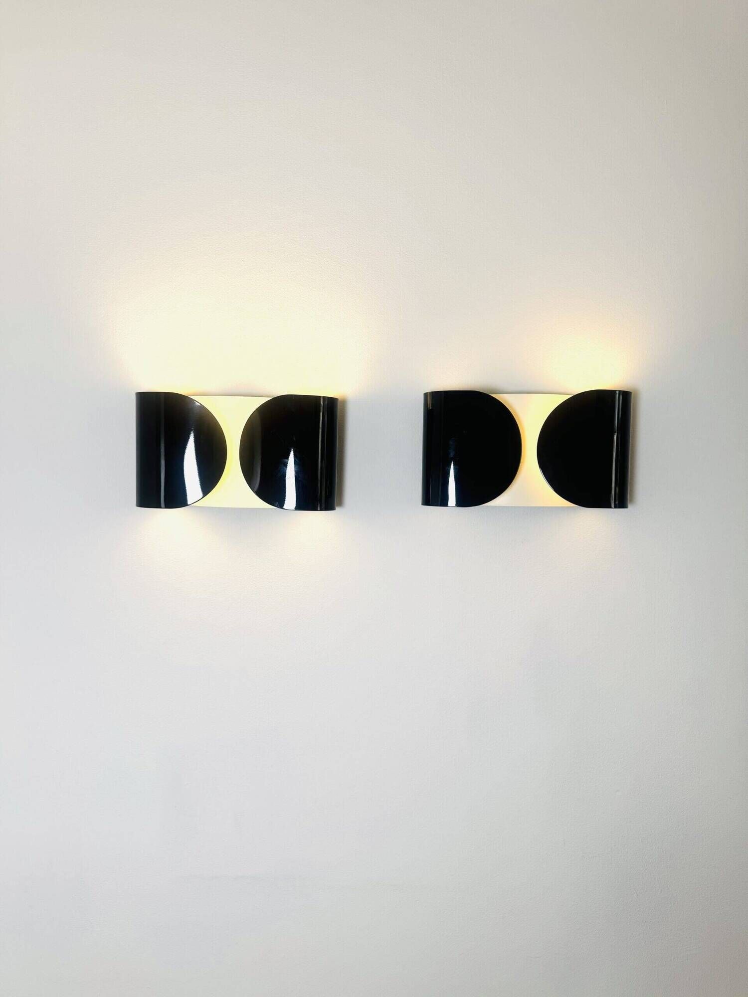 Foglio Wall Lamps In Black And White By Tobia Scarpa For Flos, Italy 1980S