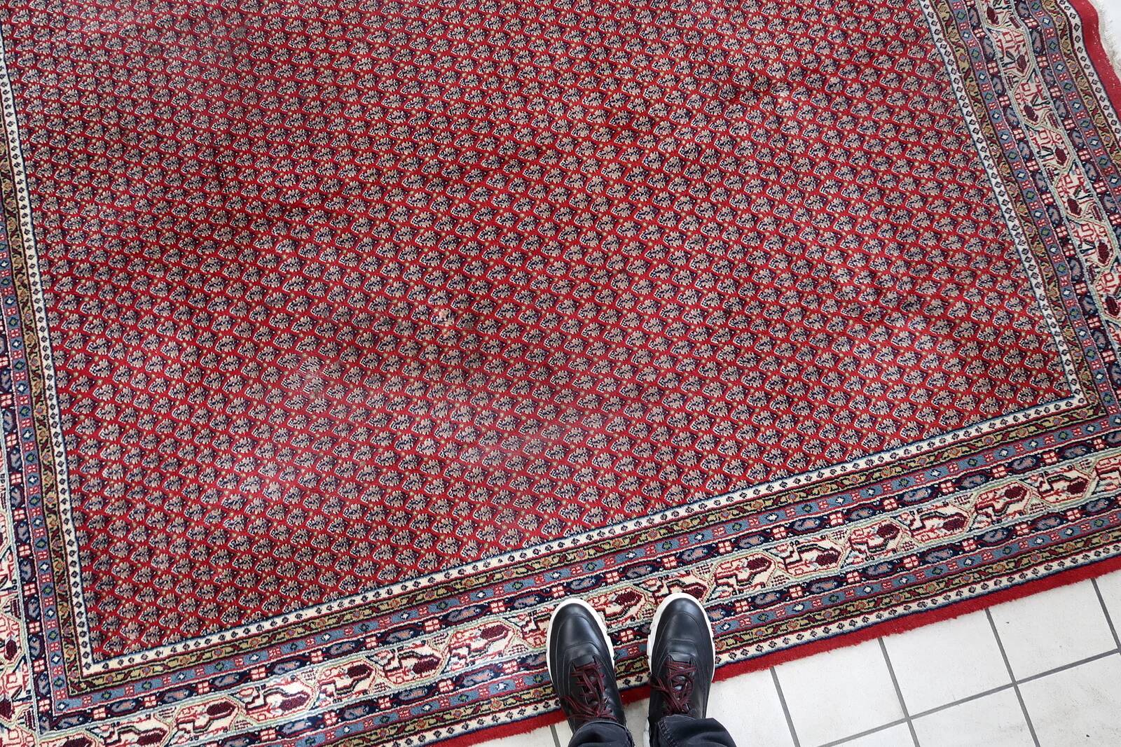 Handmade vintage Indian Seraband rug 204cm x 252cm 1970s