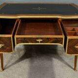 Petit Bureau de Milieu en Acajou et Palissandre, style Louis XV, époque Napoléon III – Milieu XIXe