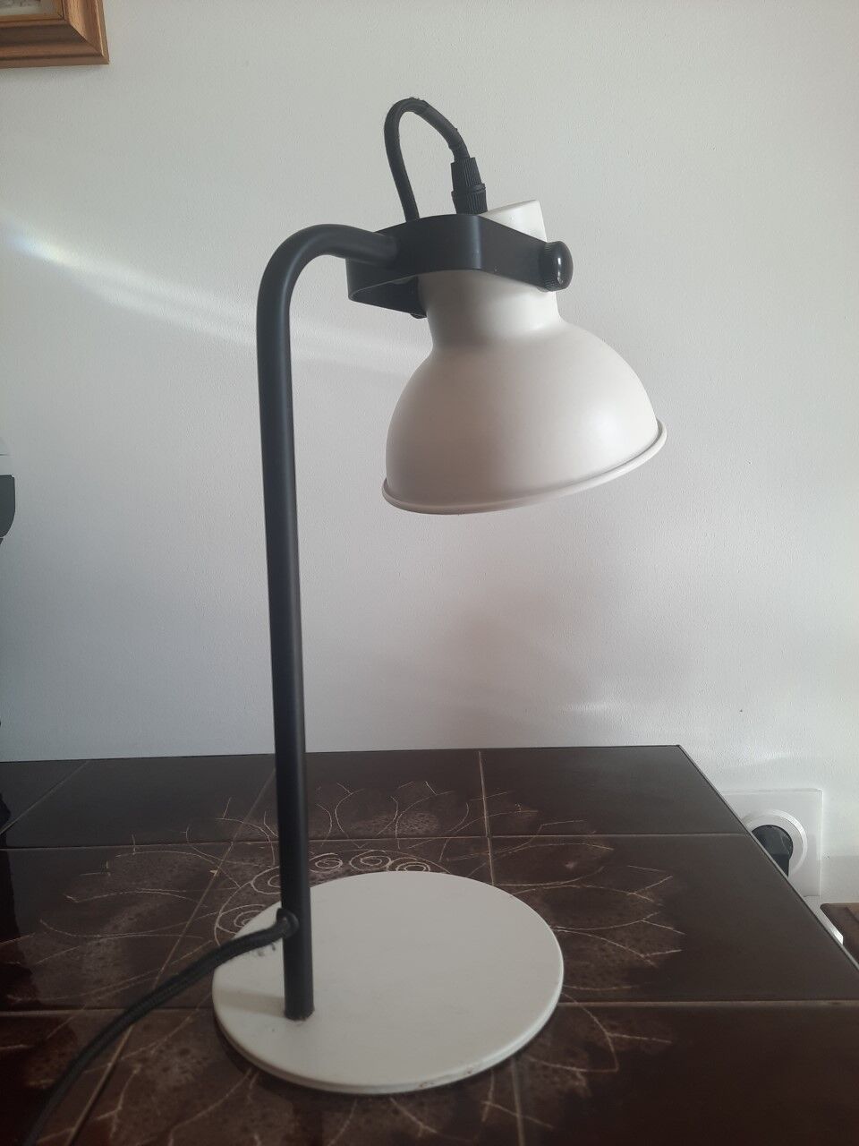 Metal desk lamp