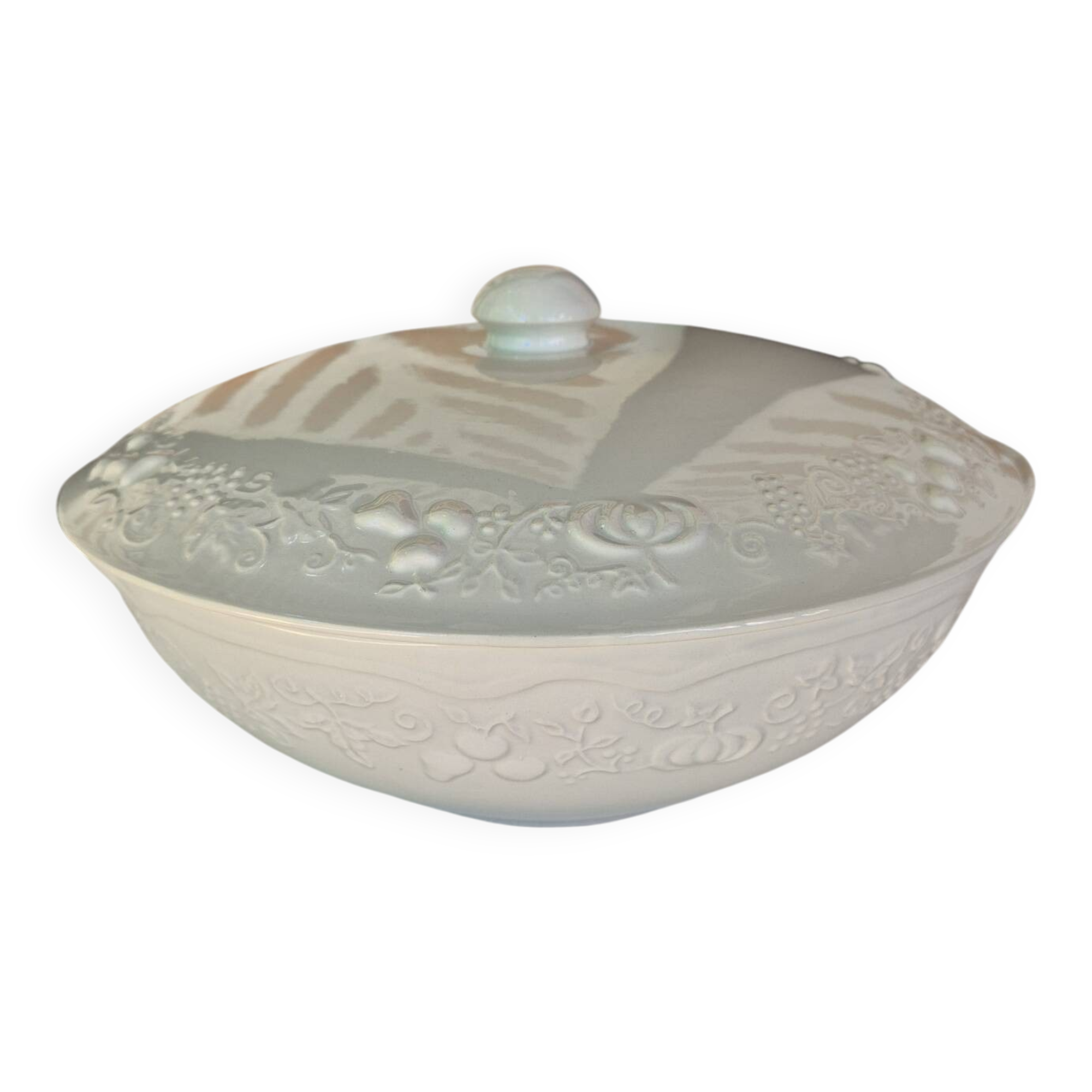 Digoin Sarreguemines white soup tureen