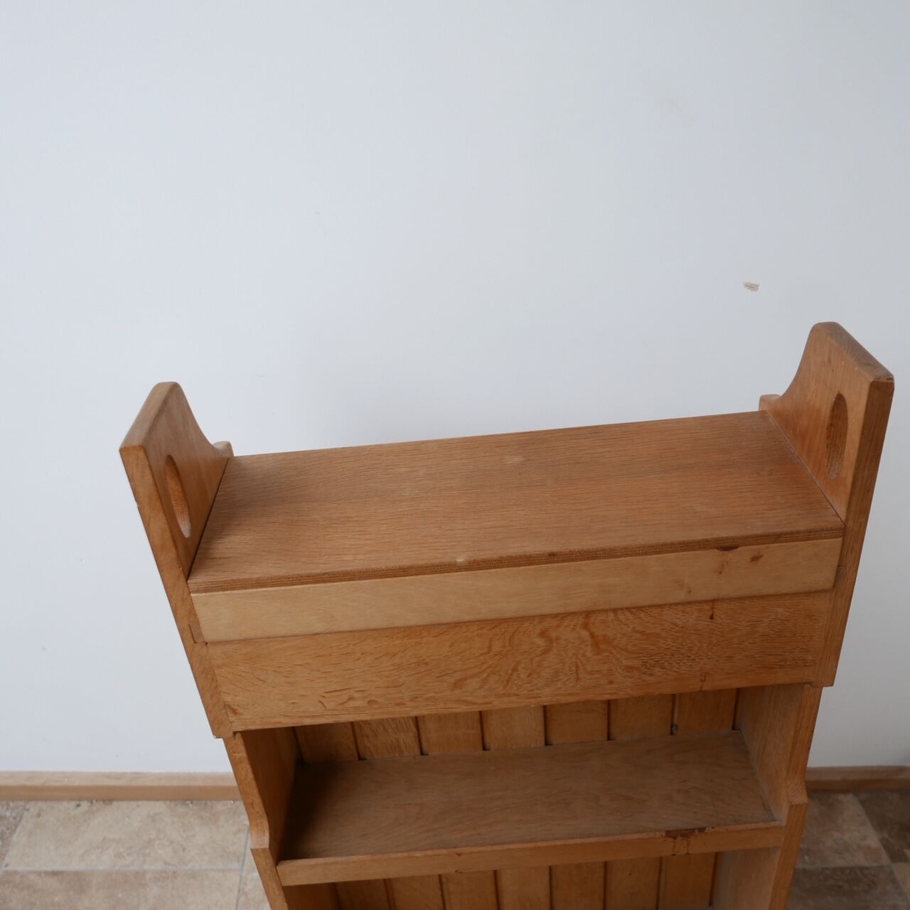 Guillerme et Chambron shelf