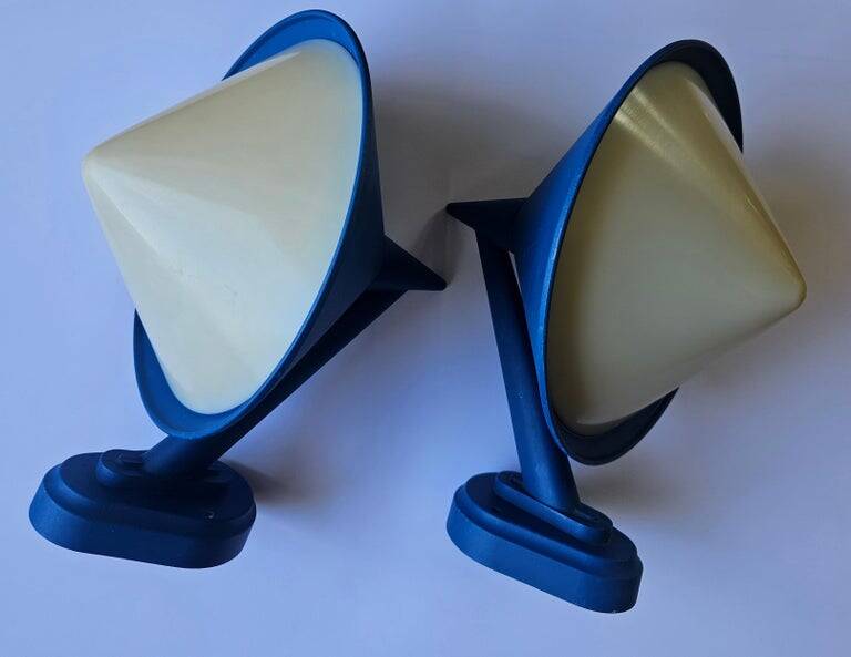 Paire de lampes murales mid-century dans le style de Svea Winkler, Italie, années 1970.