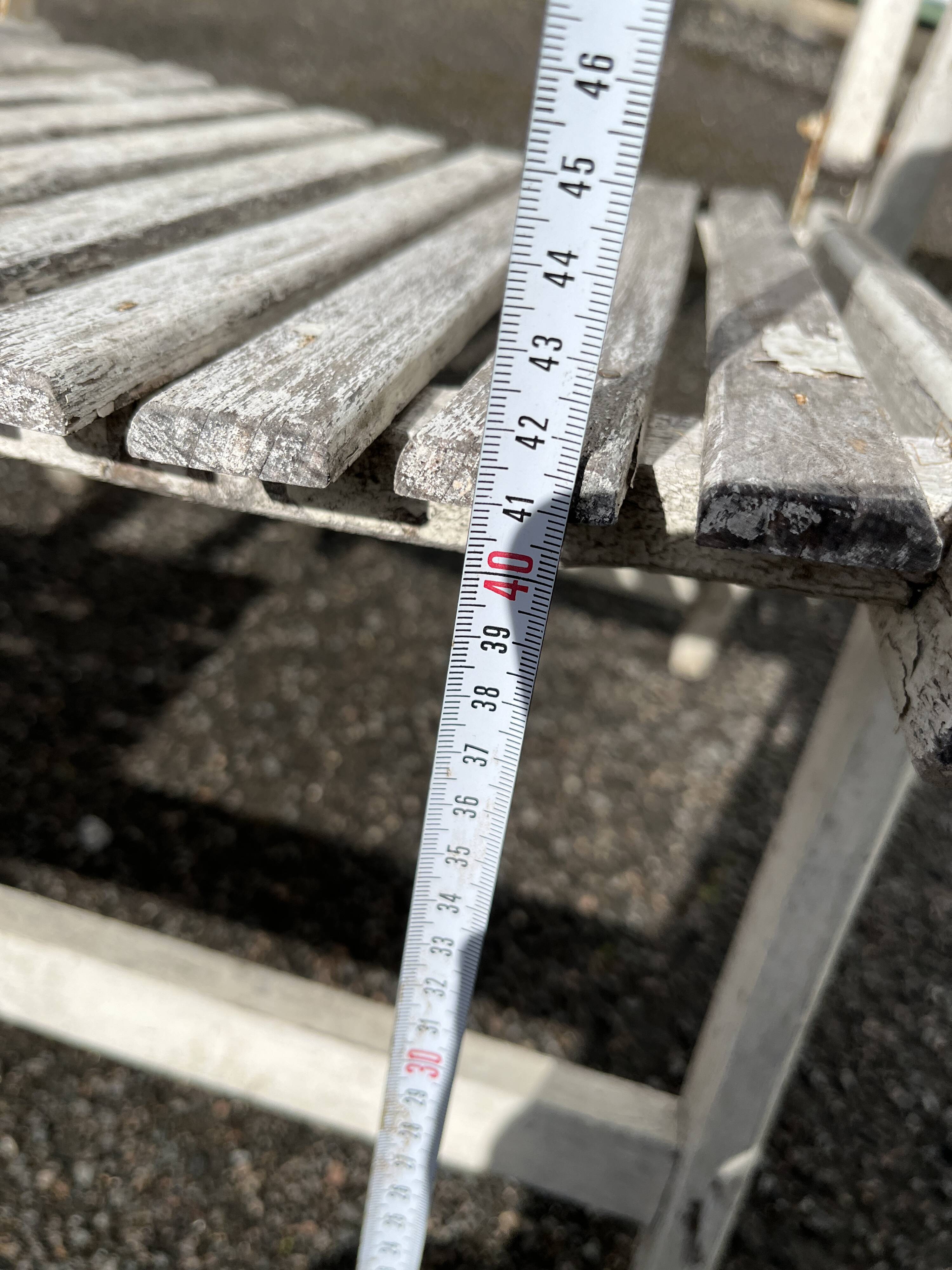Pair of vintage wooden folding garden chairs – shabby chic look