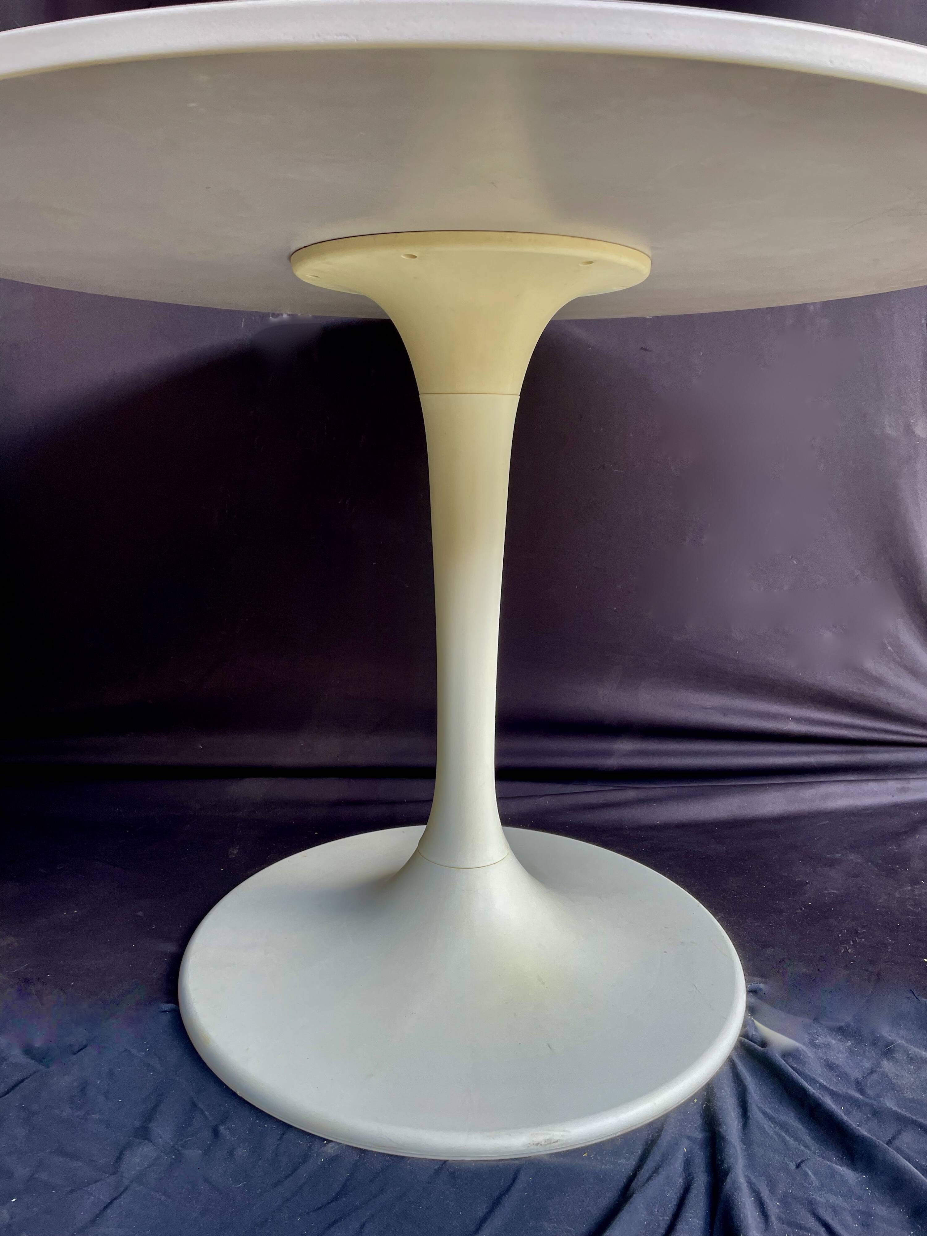 Indoor round table tulip, 1980s