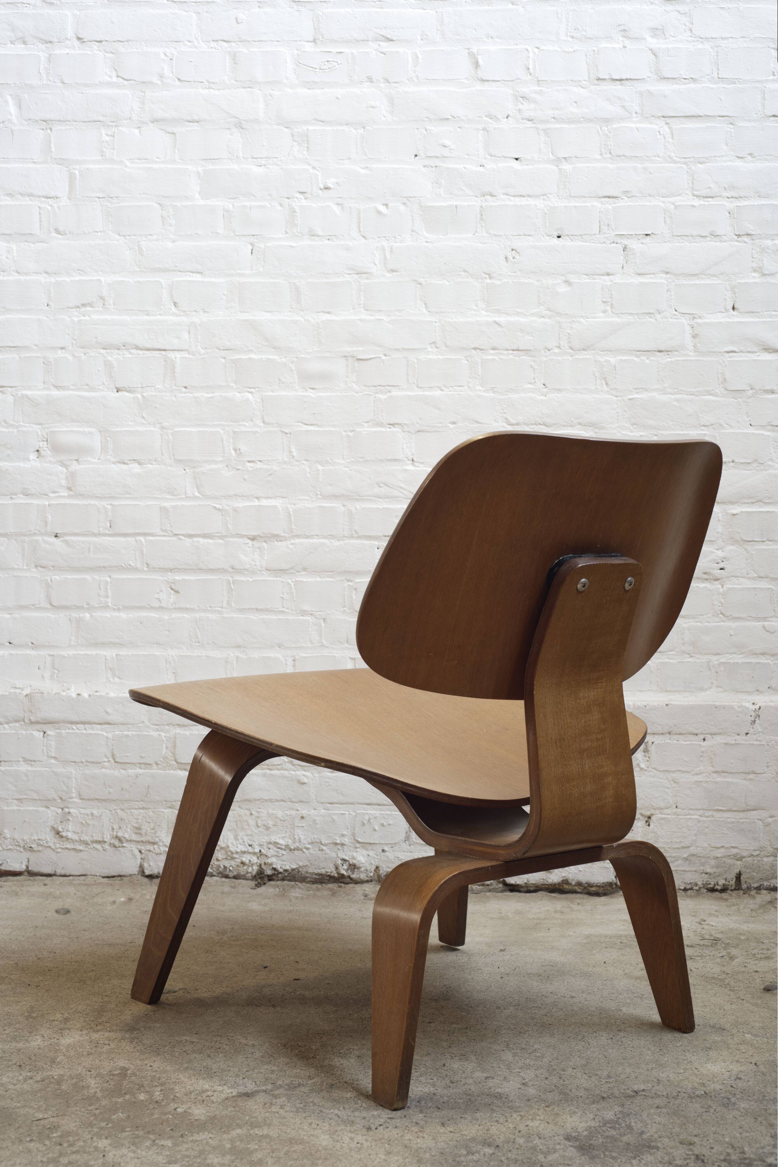LCW lounge chair in Ash, Charles & Ray Eames, Early Herman Miller