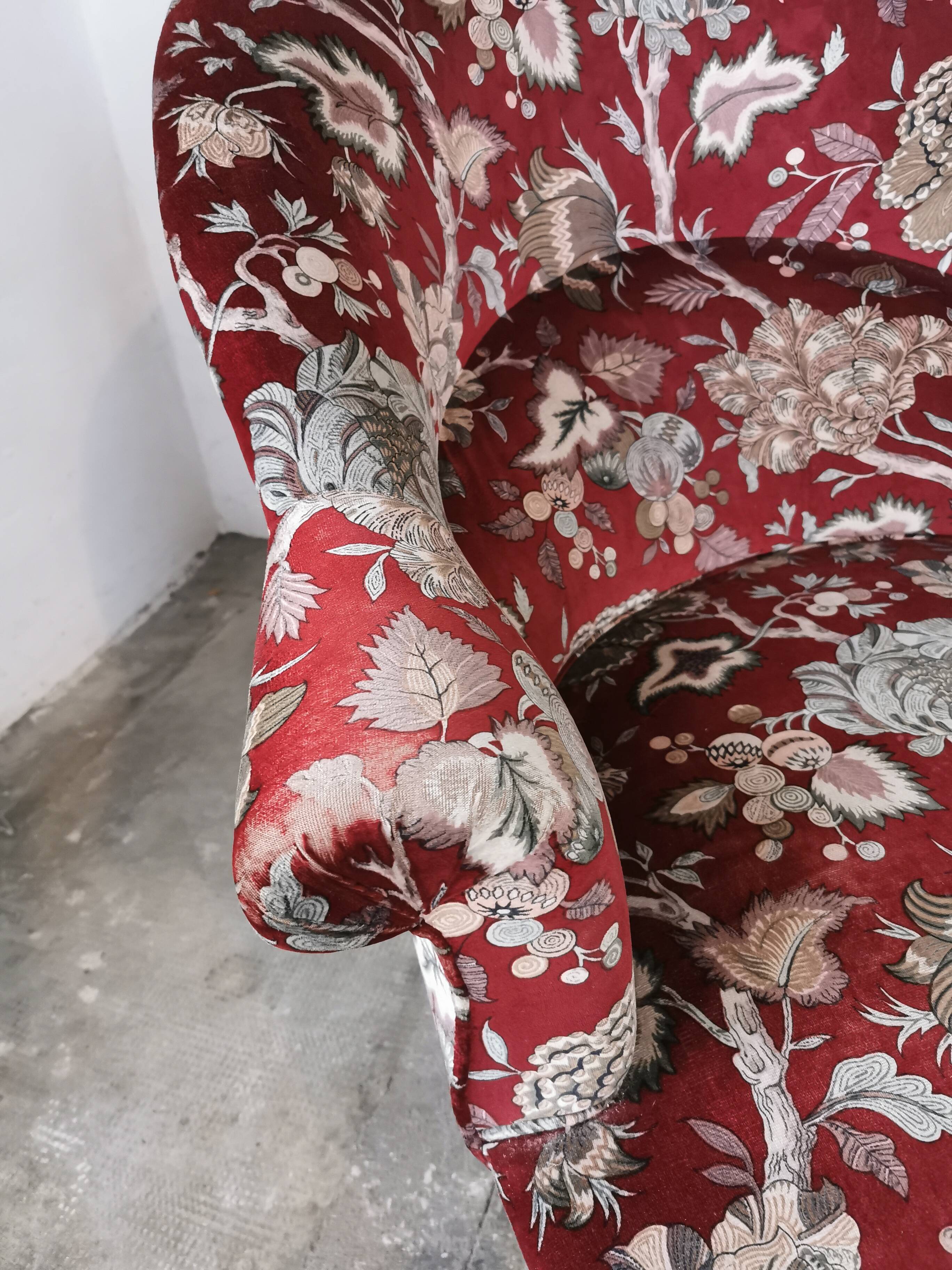 Velvet toad armchair