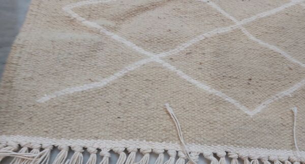 Tapis beige et blanc fait main en pure laine 65x144cm