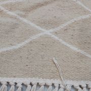 Tapis beige et blanc fait main en pure laine 65x144cm