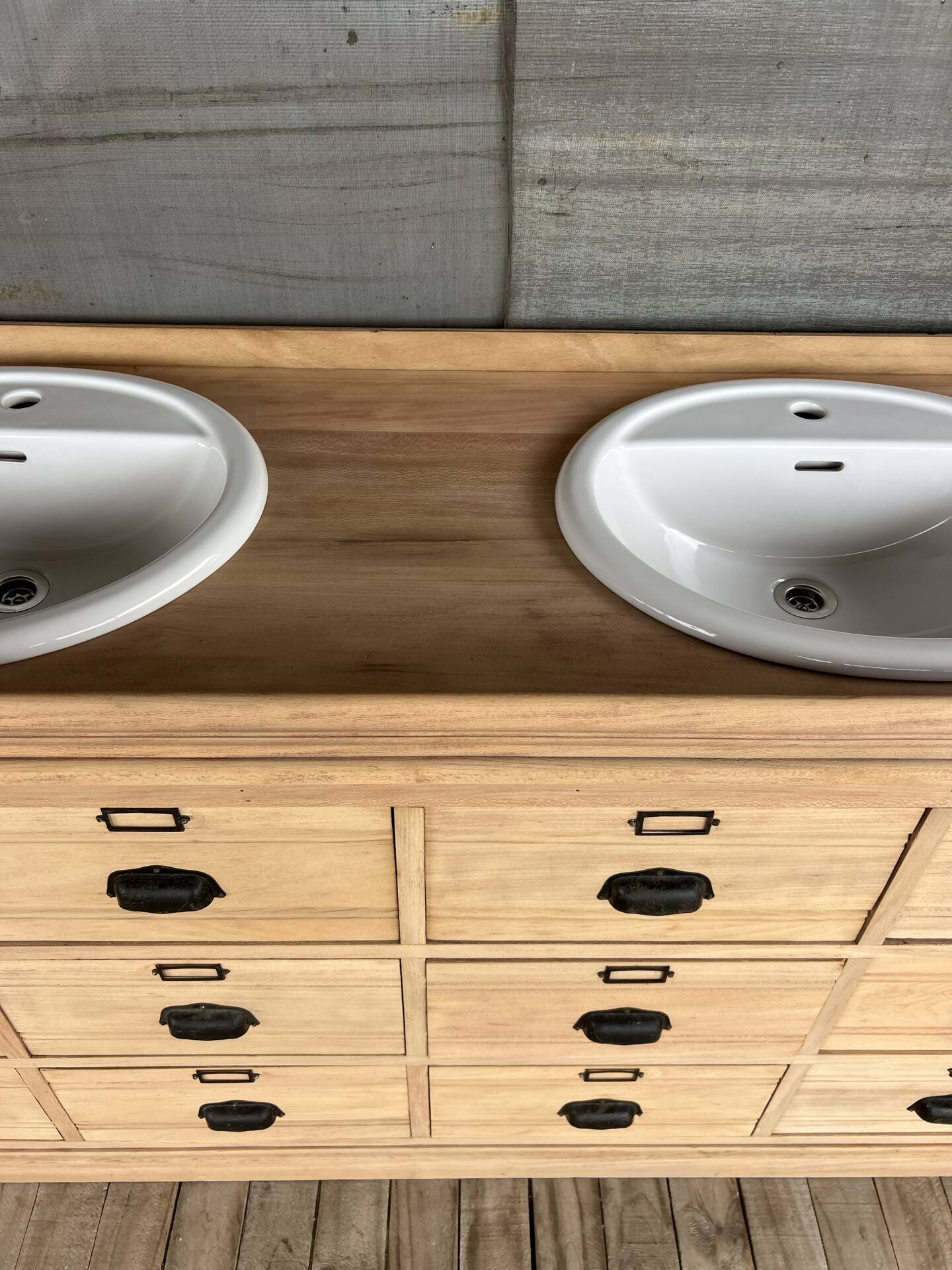 Furniture with 2 basins in raw wood