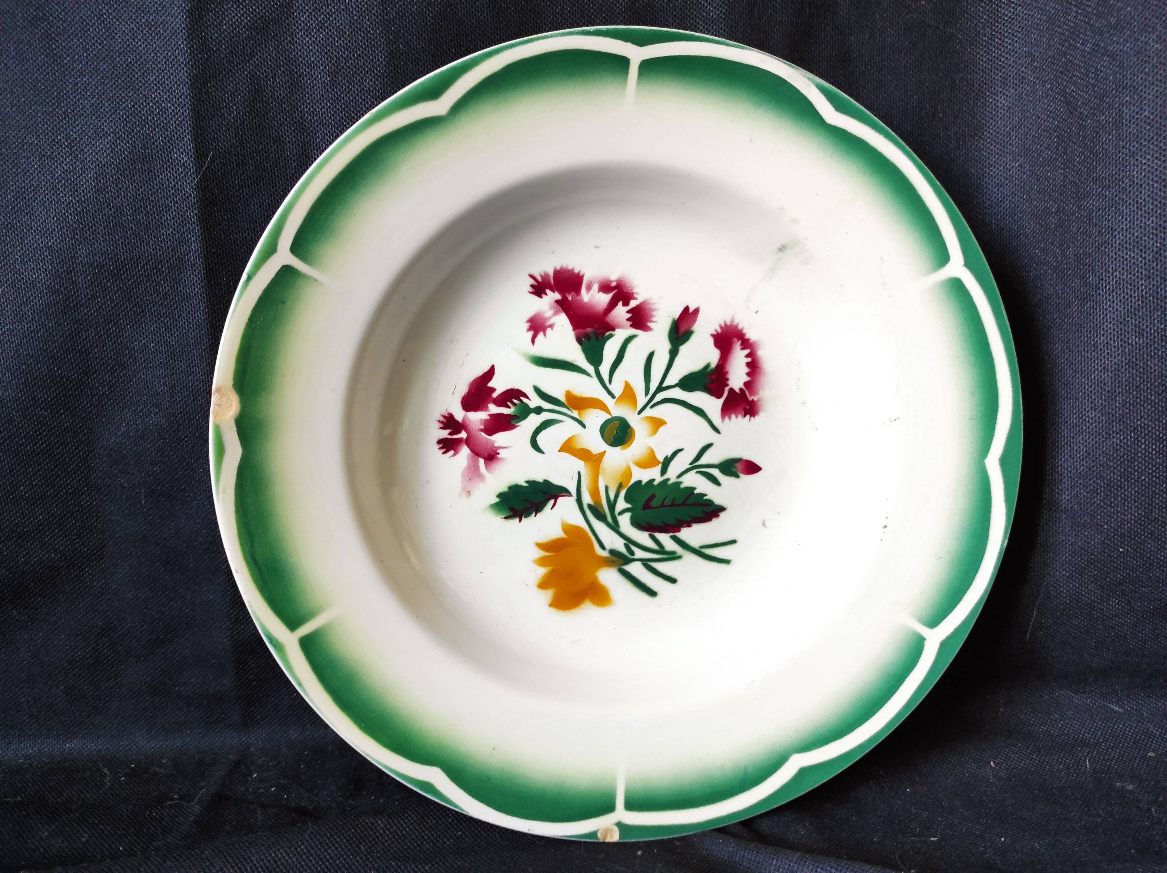 Hollow plate Sarreguemines Digoin esper faience