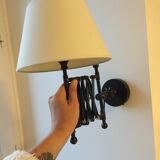 Stretchable wall light