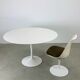 Table & avec chaises pivotantes d'Eero Saarinen pour Knoll International des années 1960
