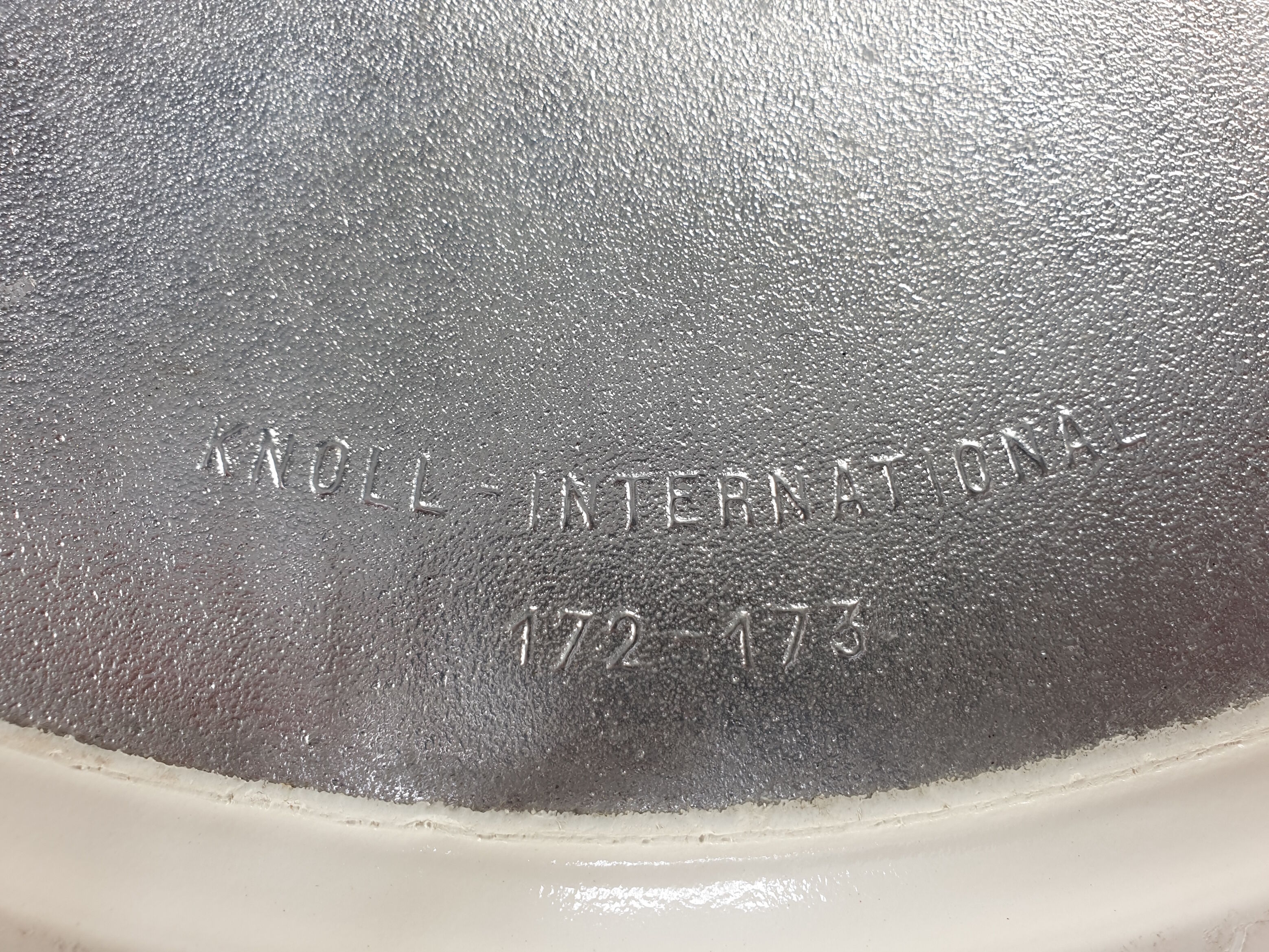 Table à manger par Eero Saarinen pour Knoll International 70