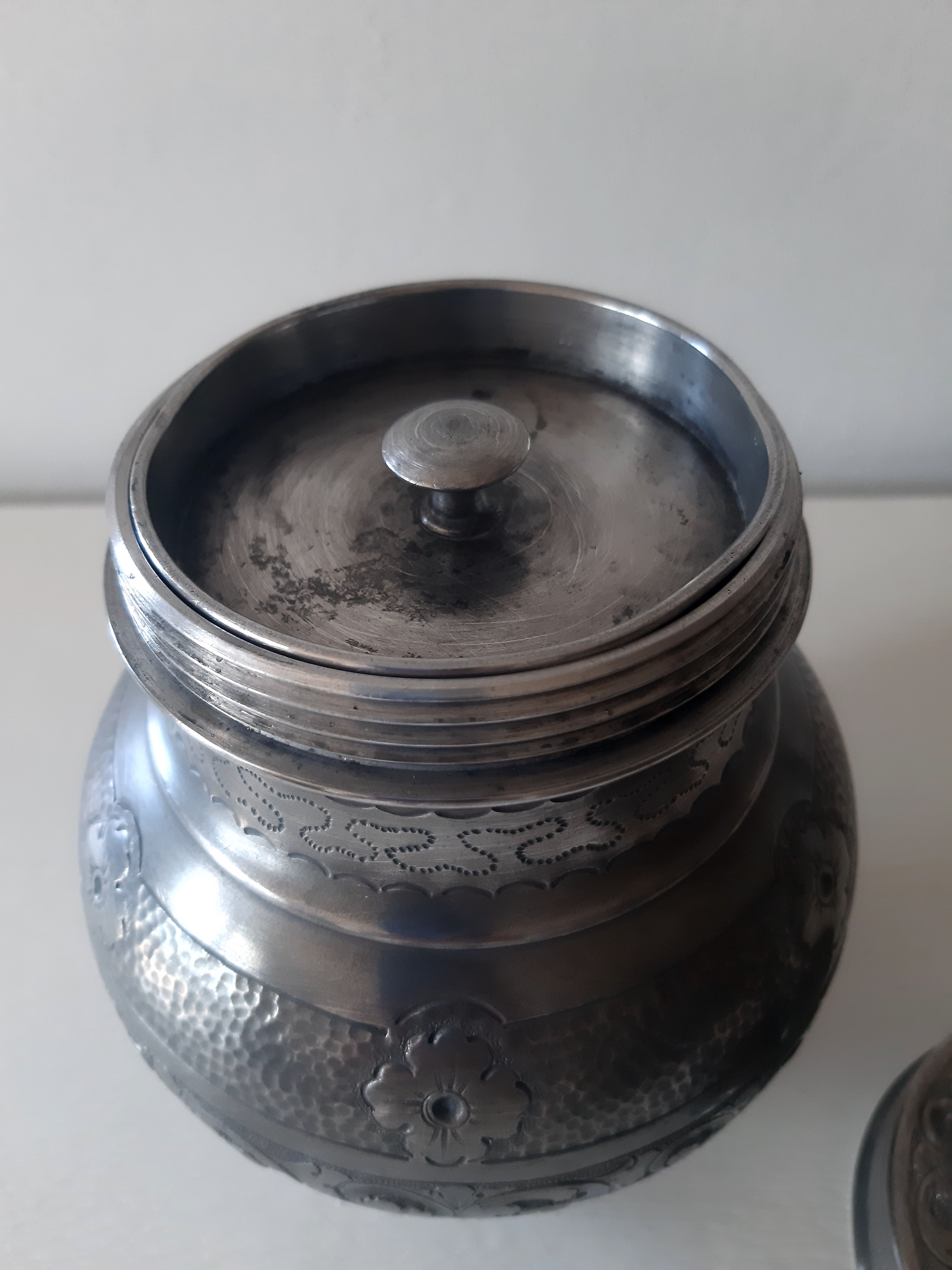 Old tin pot