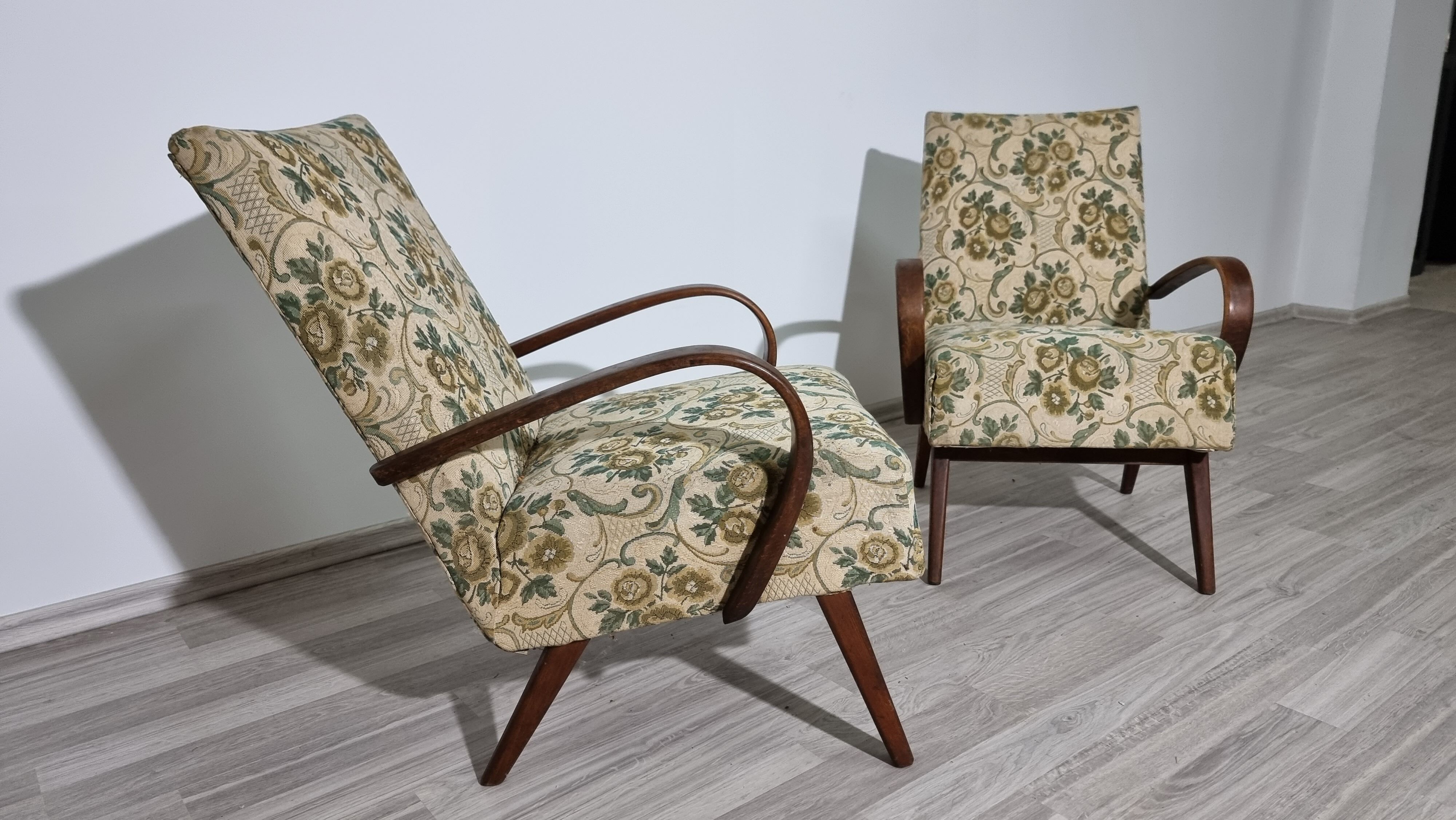 Vintage Armchairs by Jaroslav Smidek, 1960