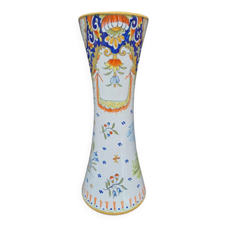 Vase en cornet en porcelaine