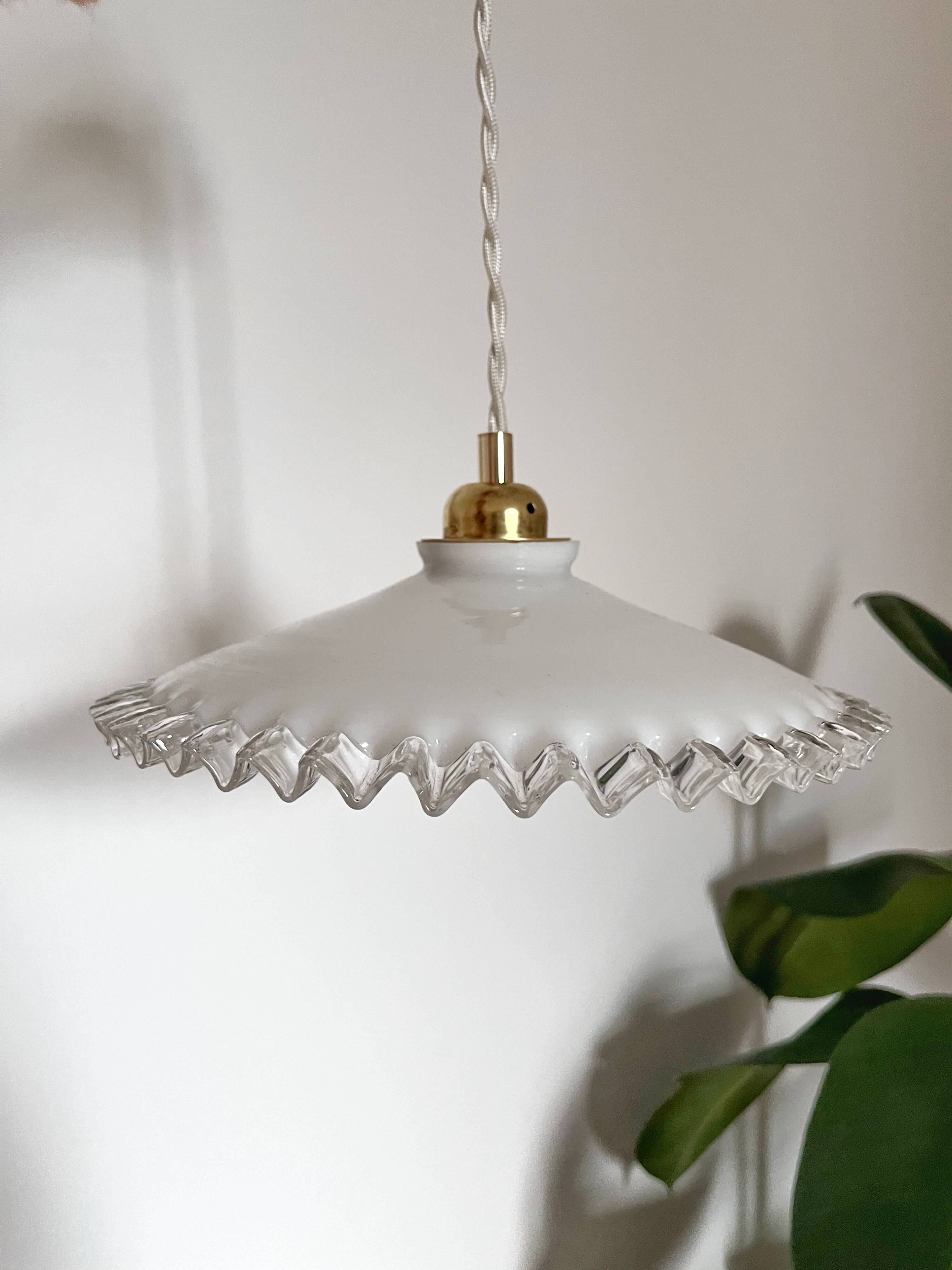 Suspension in flat serrated opaline from the 1950s - many models available