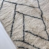 Moroccan Berber carpet Beni Ouarain with black graphic patterns 2,36x1.55m