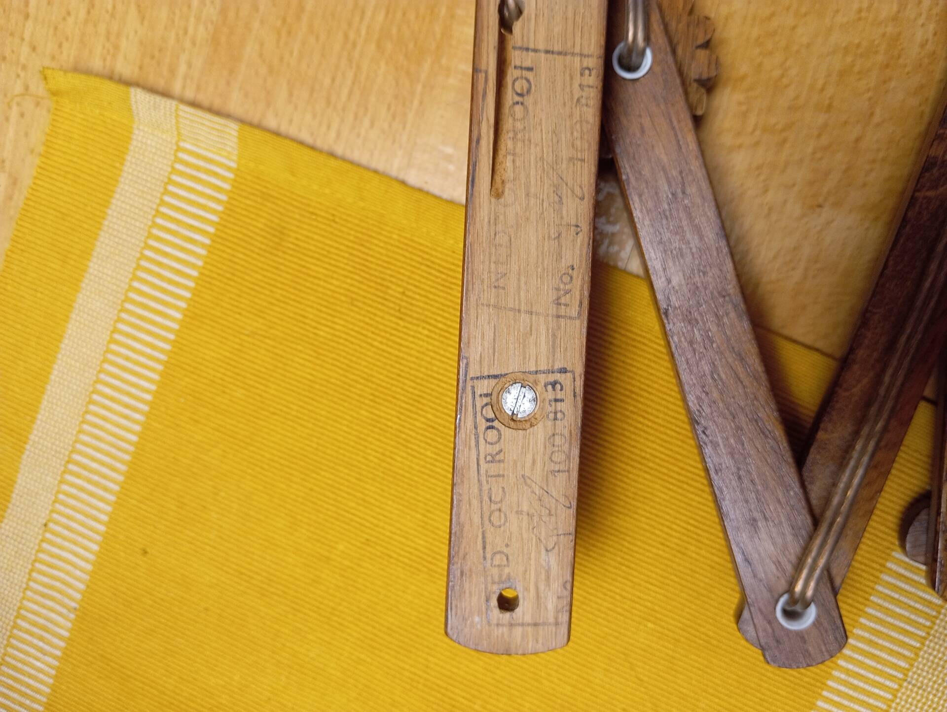 Applique murale extensible en bois à pantographe (