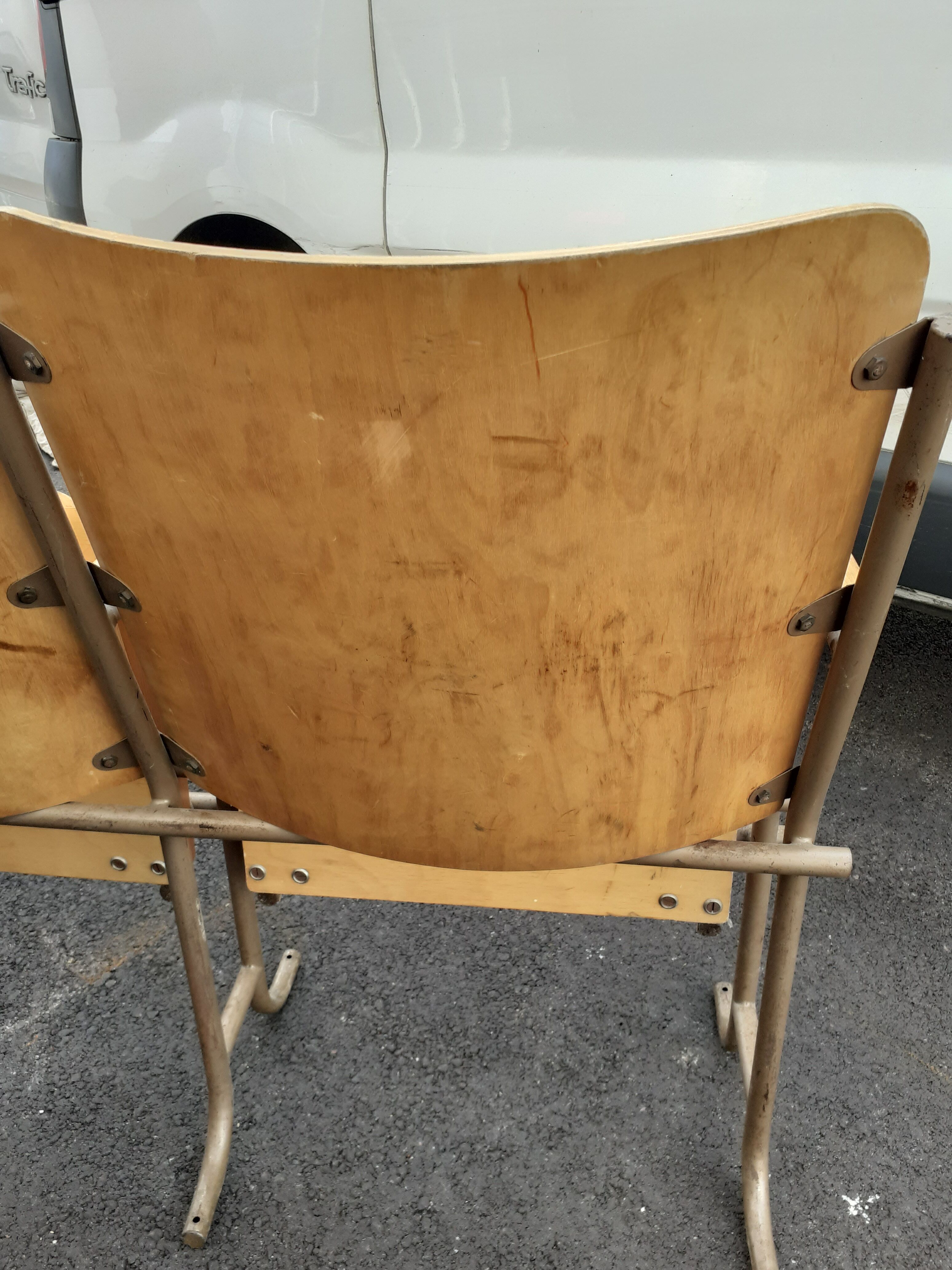 Wheelchair cinema theatre strapontin