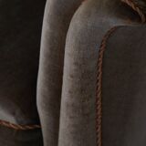 Mid-20th century, pair of Danish shell lounge chairs in green velvet, 1940s.