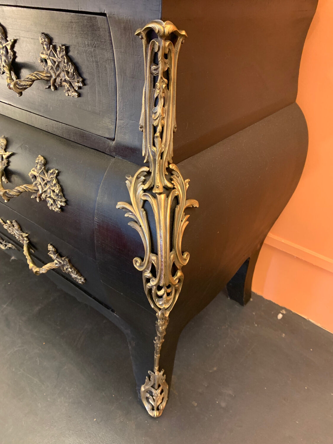 Chest of drawers tomb black patina Louis XV style