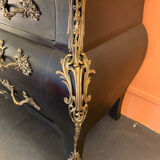 Commode tombeau patine noire style Louis XV