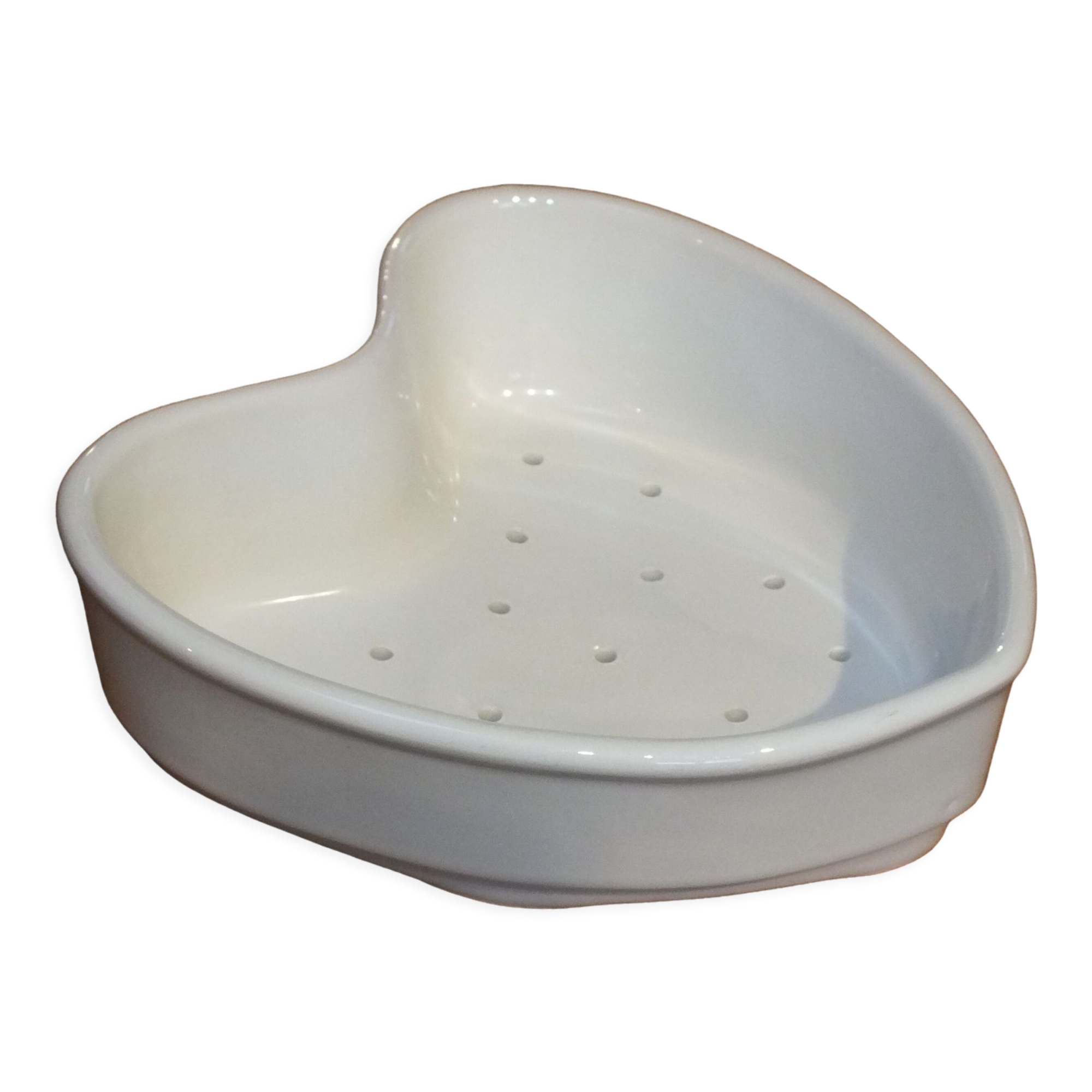 Old white porcelain heart mold (faisselle or Neufchatel)