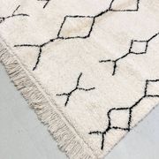 Tapis berbère marocain Beni Ouarain à motifs noirs 2,60x1,60m
