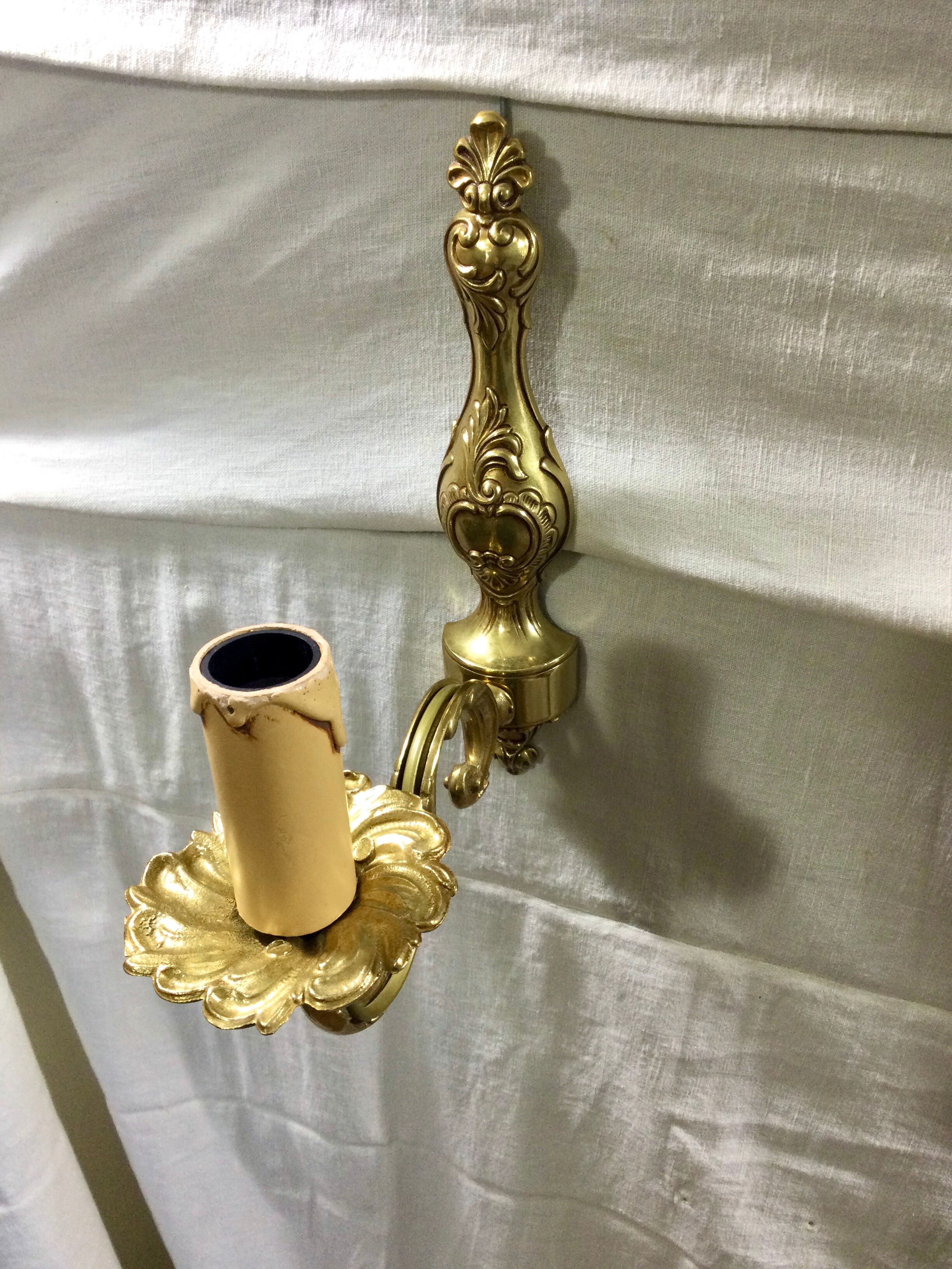 Applies 1 light louis XV style