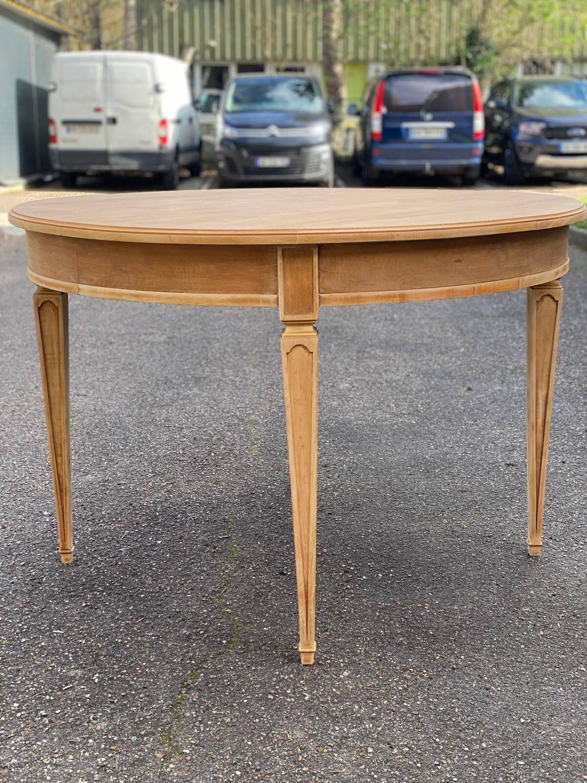 Extendable oval round table renovated in raw Louis XVI oak 200cm