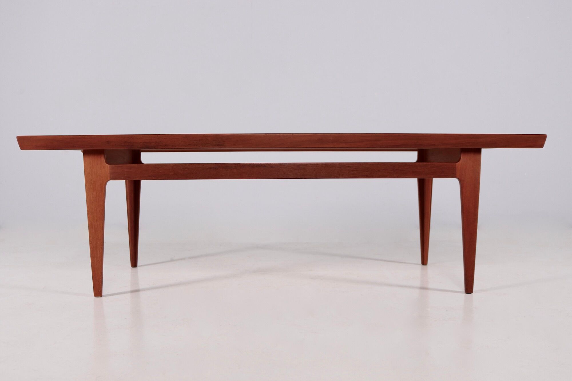 Finn Juhl coffee table France & Sound