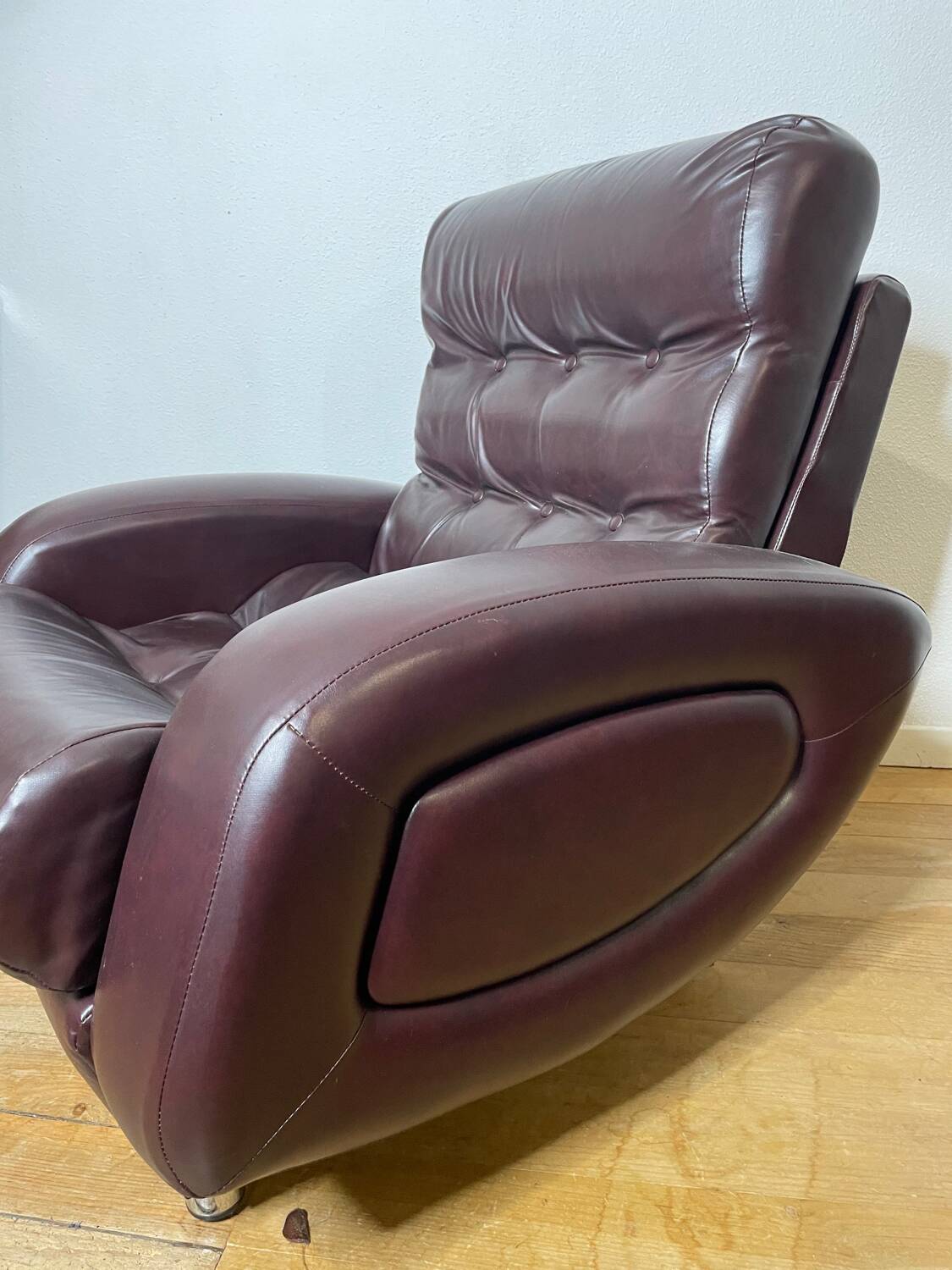 Vintage lounge chair in imitation leather from the 70s