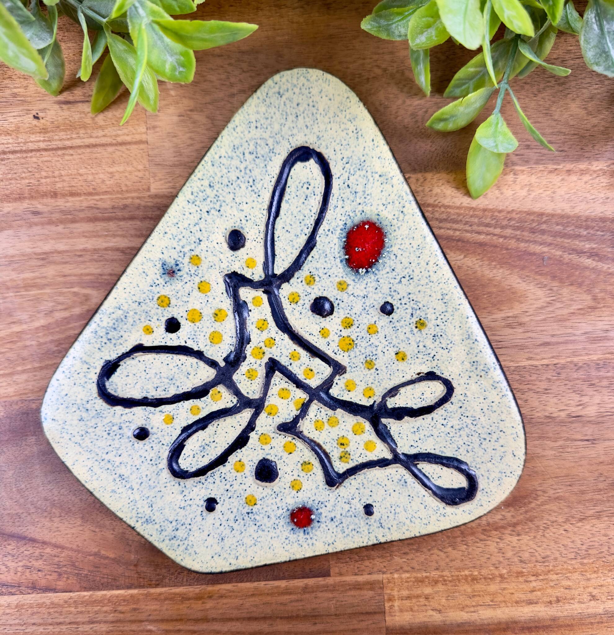 Ceramic wall plate Hissy Annecy – vintage abstract decor