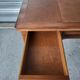 Bureau ministre de centre milieu style Louis Philippe en bois et cuir