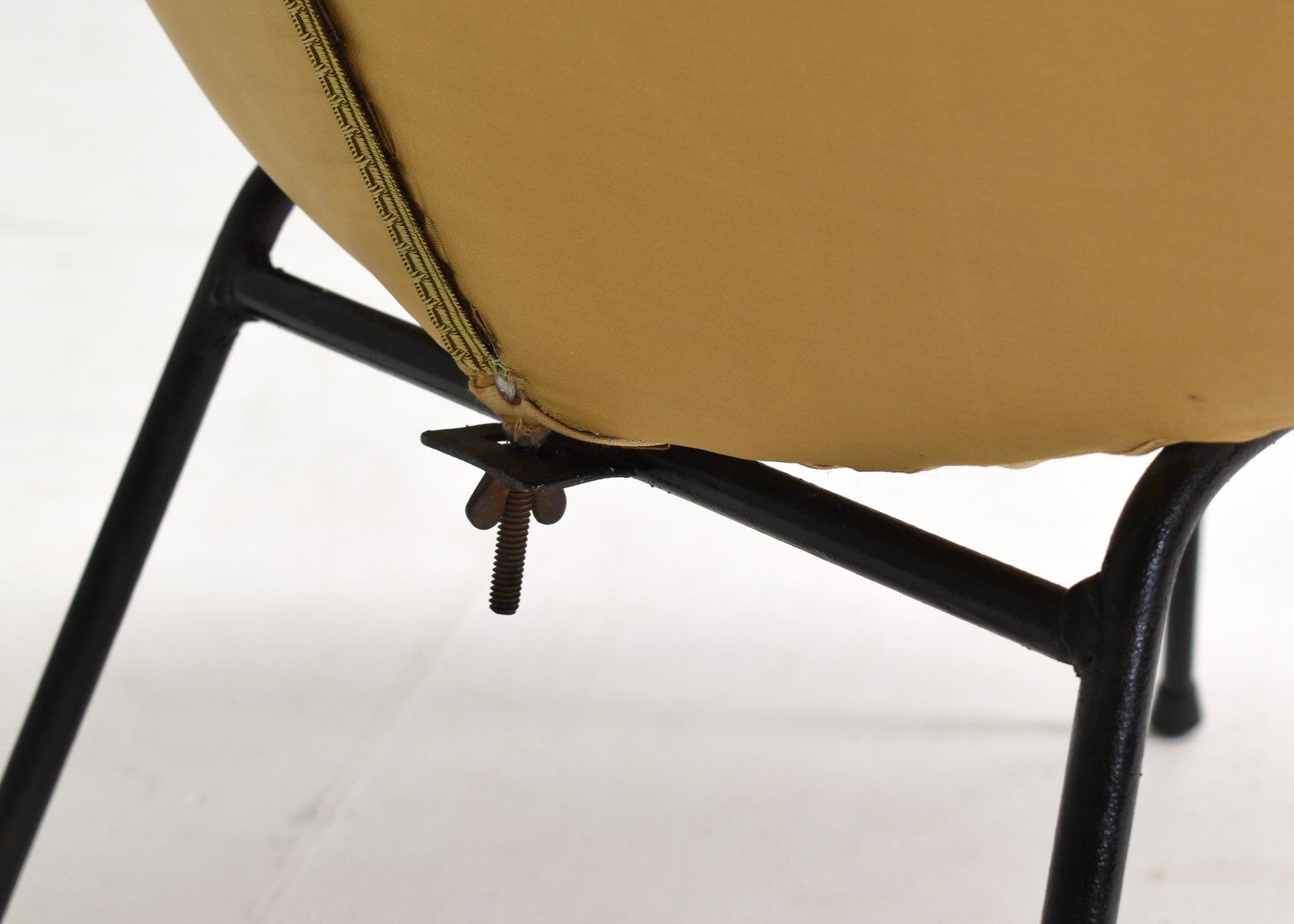 Fauteuil en velours en forme de cercle, années 1950