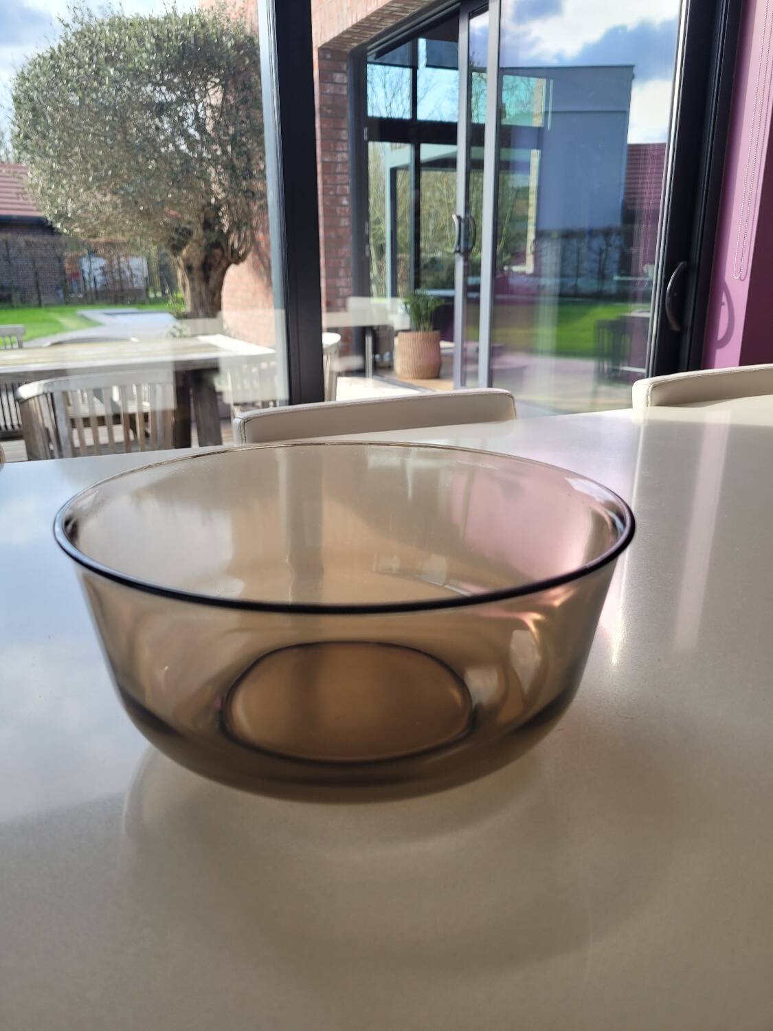 Arcoroc salad bowl in smoked glass