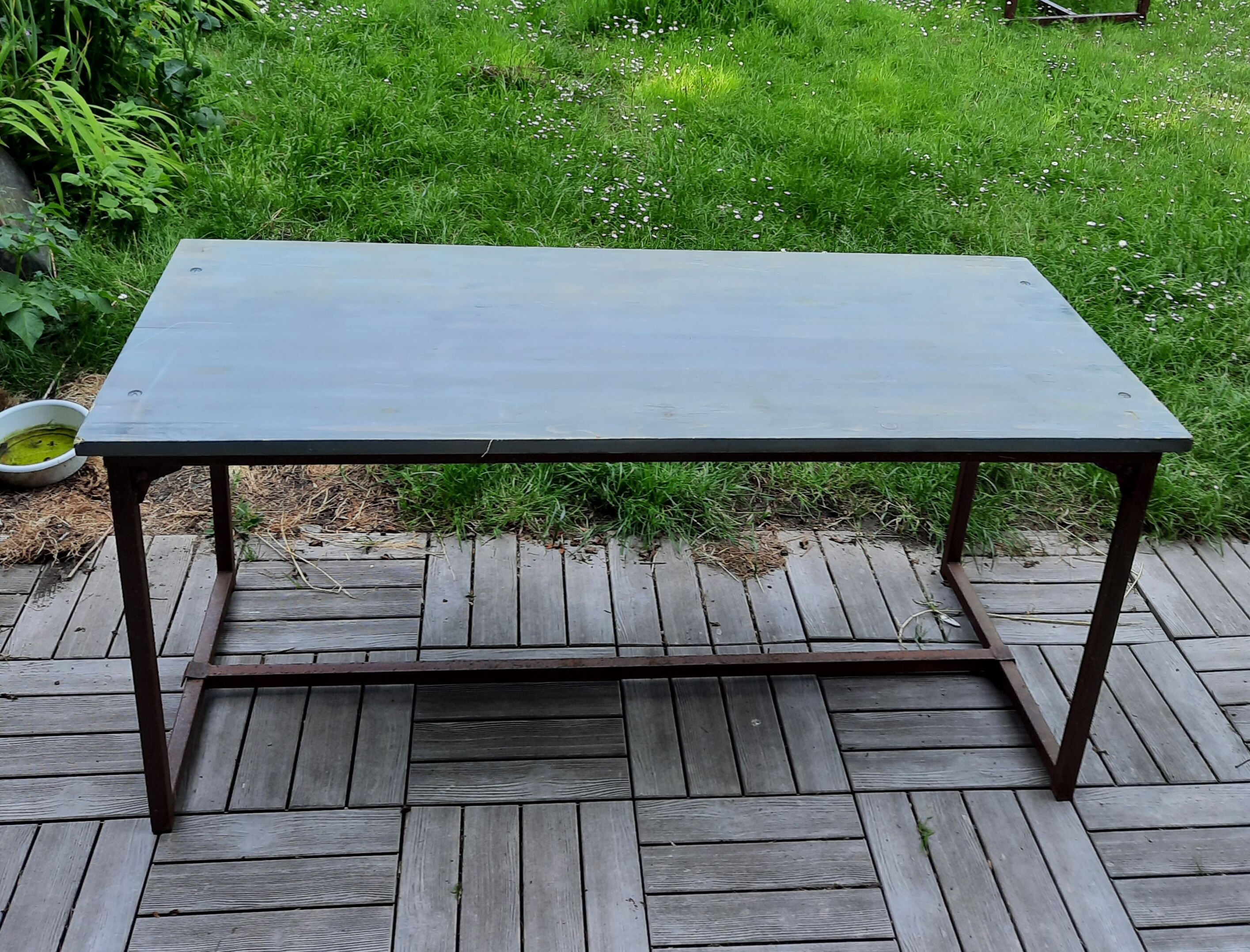 Table industrielle pliante