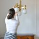 Chandelier vintage en laiton et opaline, années 1970, dans le style de Sciolari.