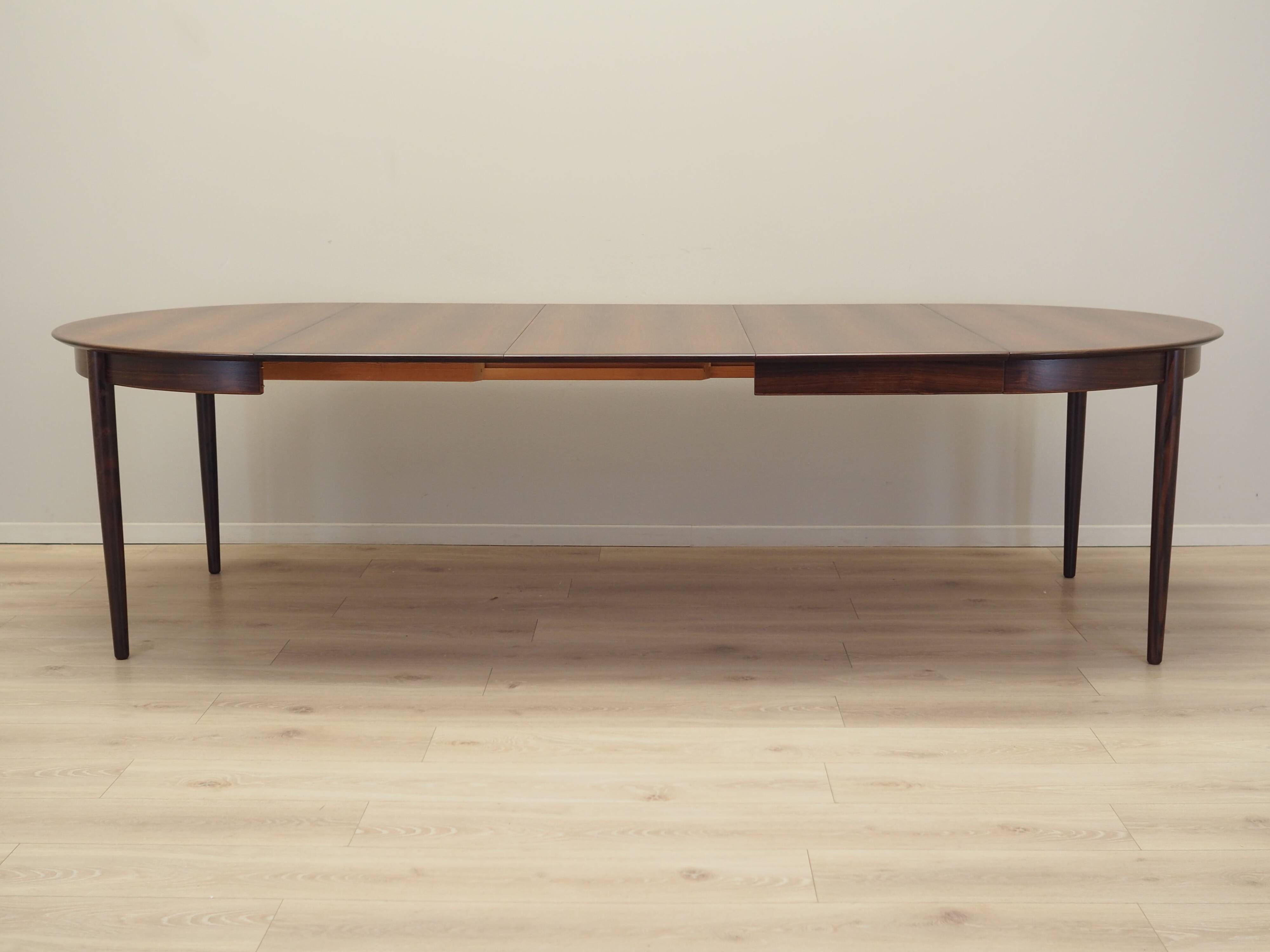 Round rosewood table, Danish design, 1970s, production: Skovby Møbelfabrik