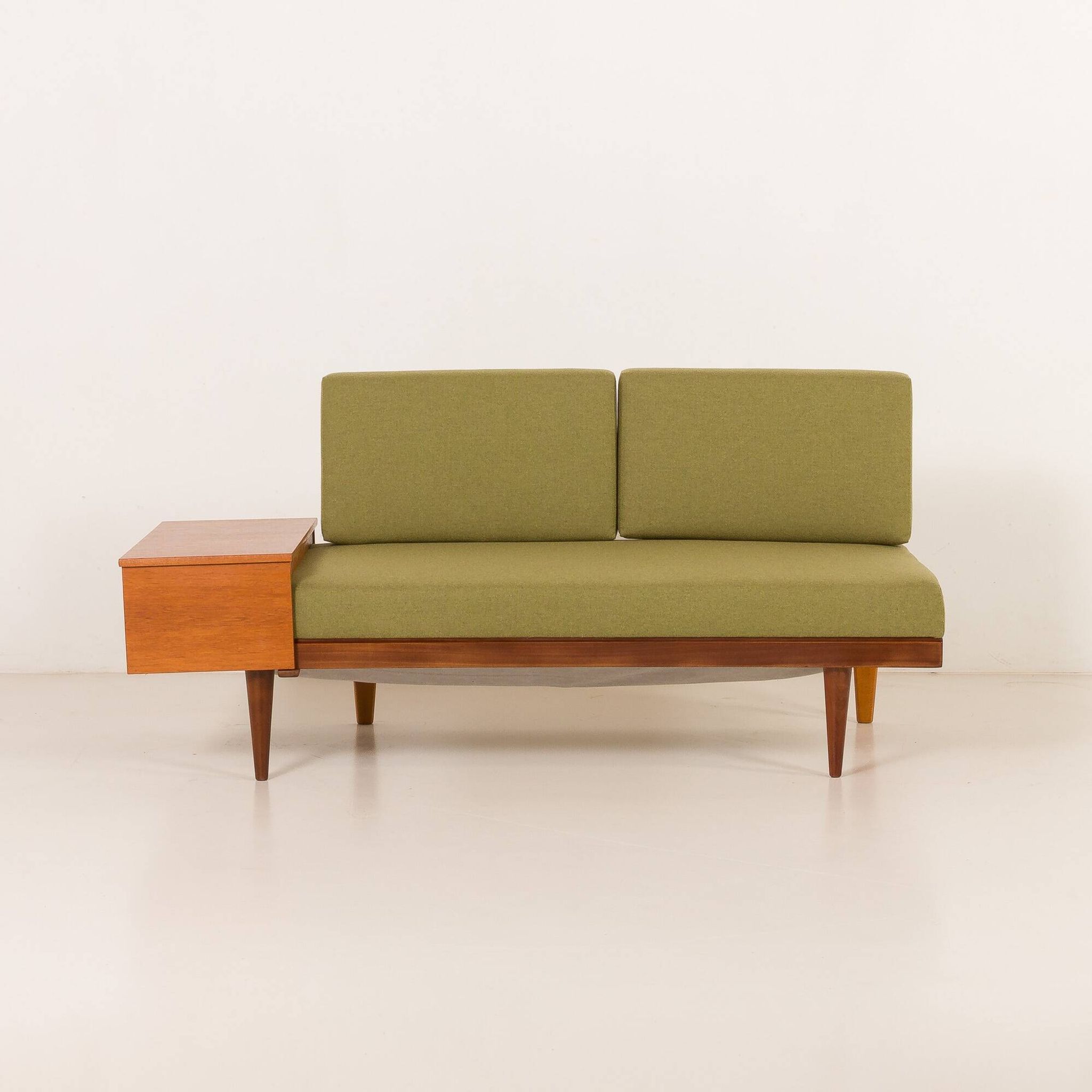 Svane daybed suit, set of 2 sofas and a side table by Igmar Relling, Norwa