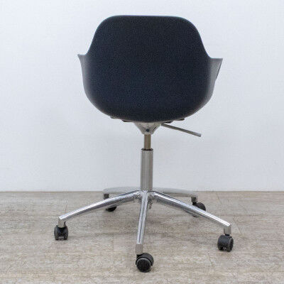 CRASSEVIG Pola Round chair with grey wheels