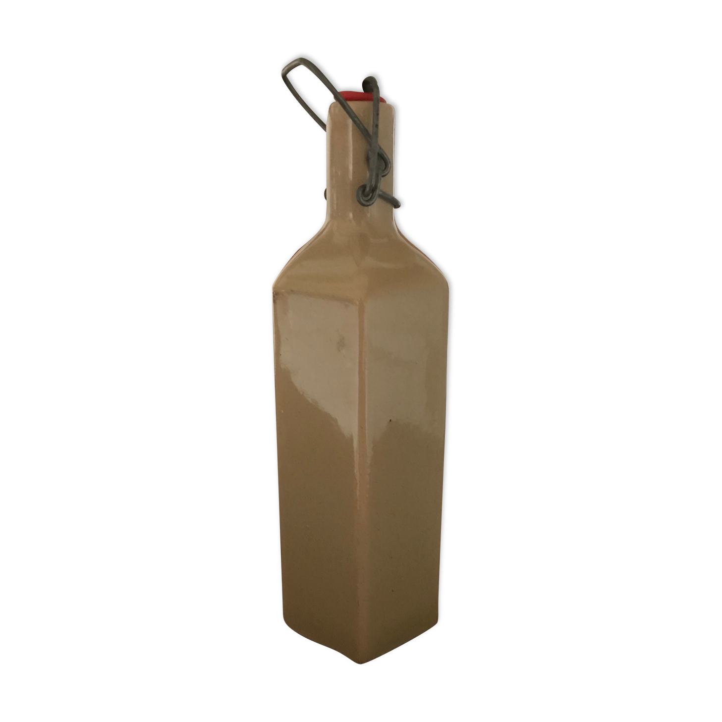 Bottle in sandstone from Alsace La Cigogne