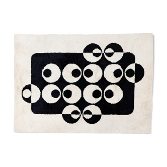 Modernist rug 200x270cm