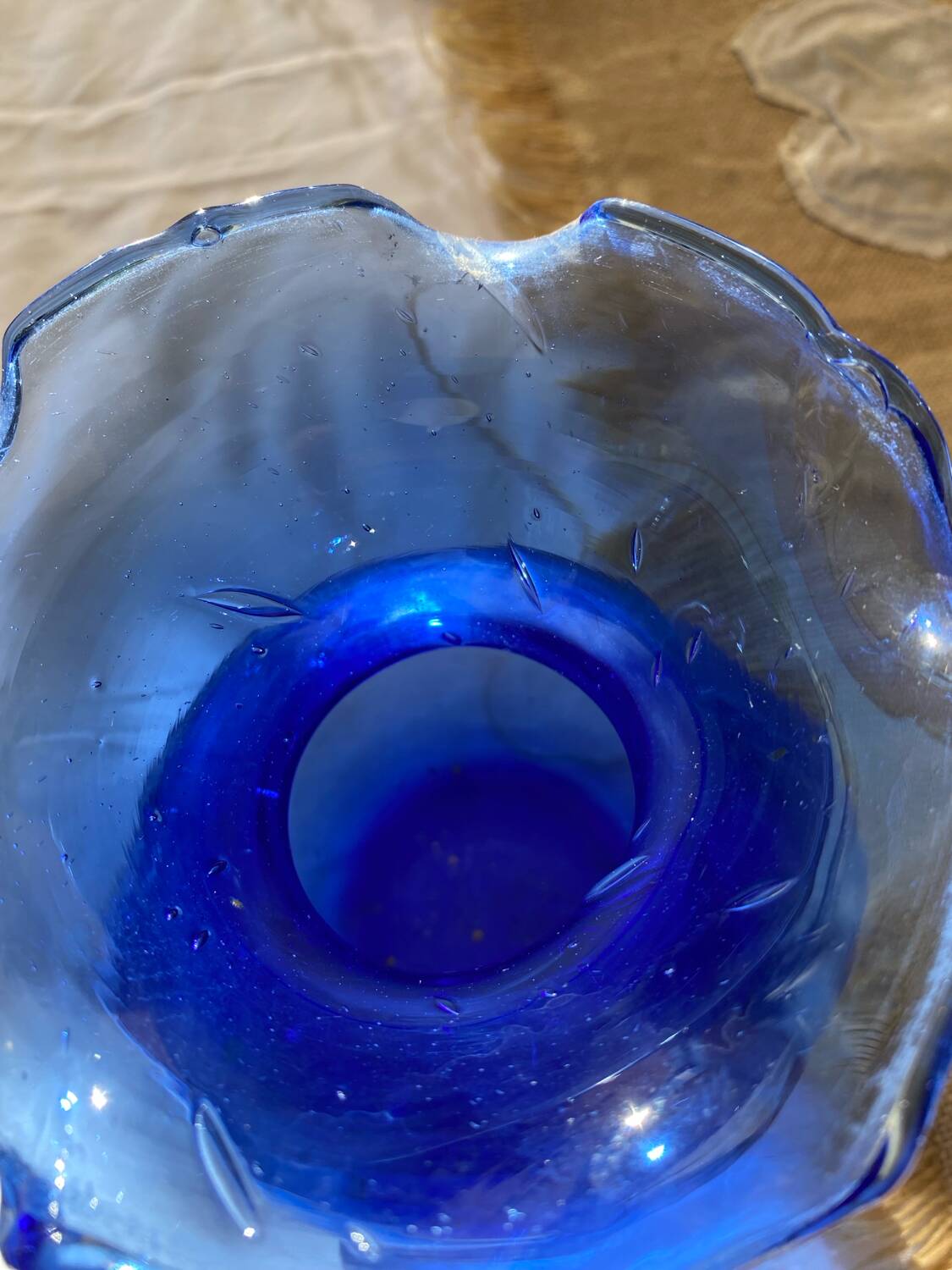 Joli petit Vase , en verre bullé