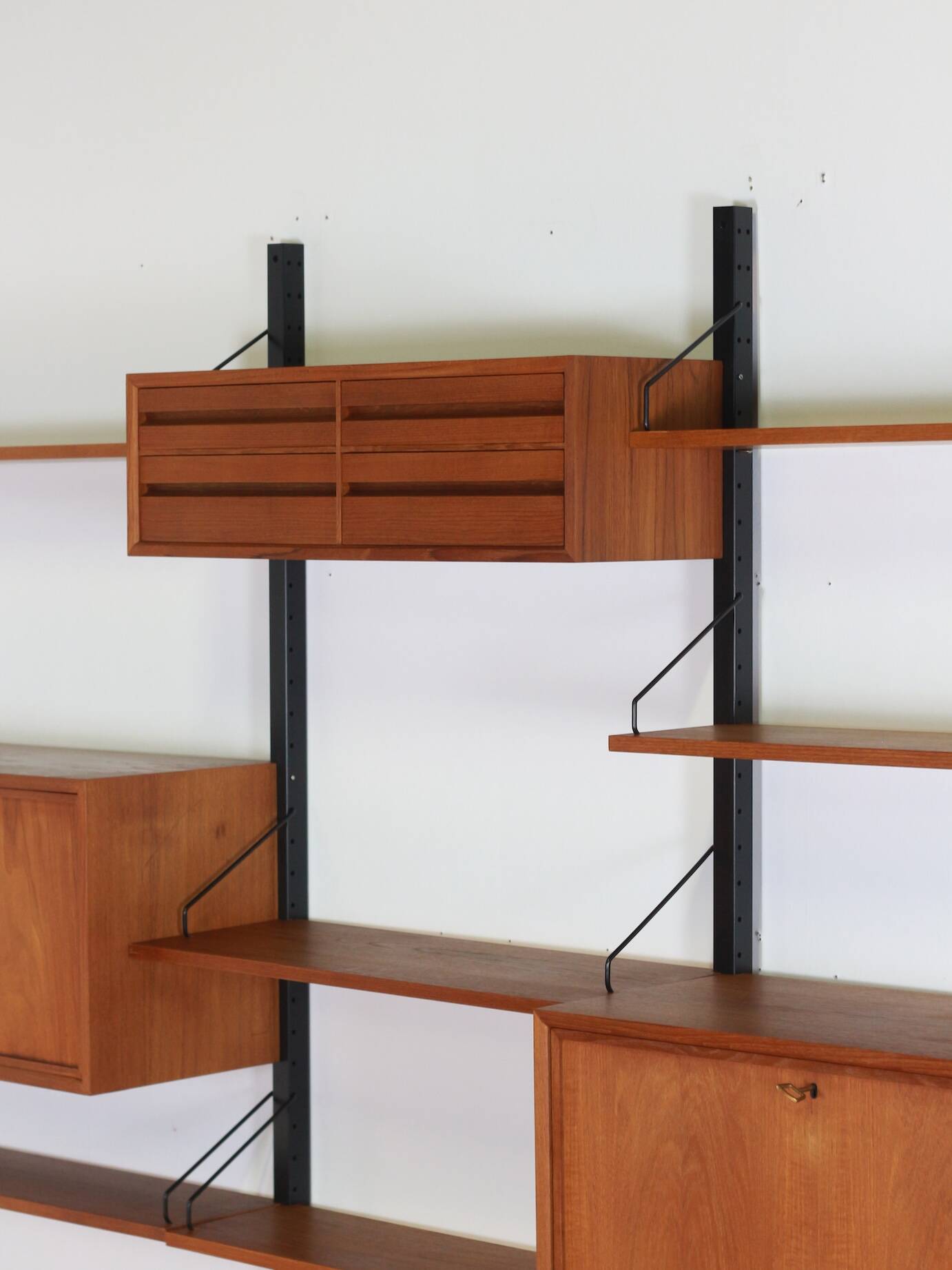 Poul Cadovius wall-unit vintage freestanding