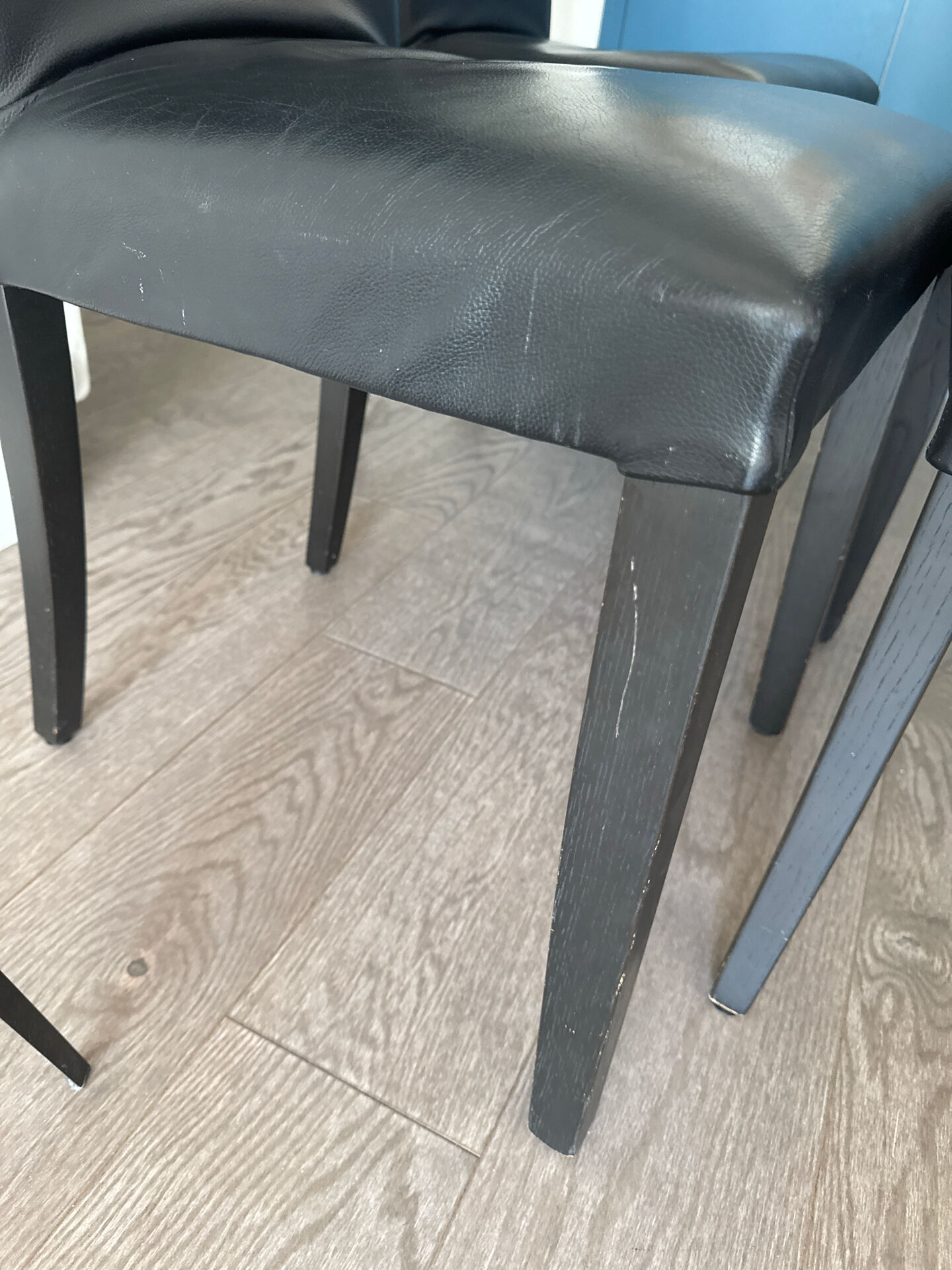 4 leather chairs by Cinna