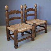 Ensemble de 2 chaises basses avec assise en paille, années 1950.