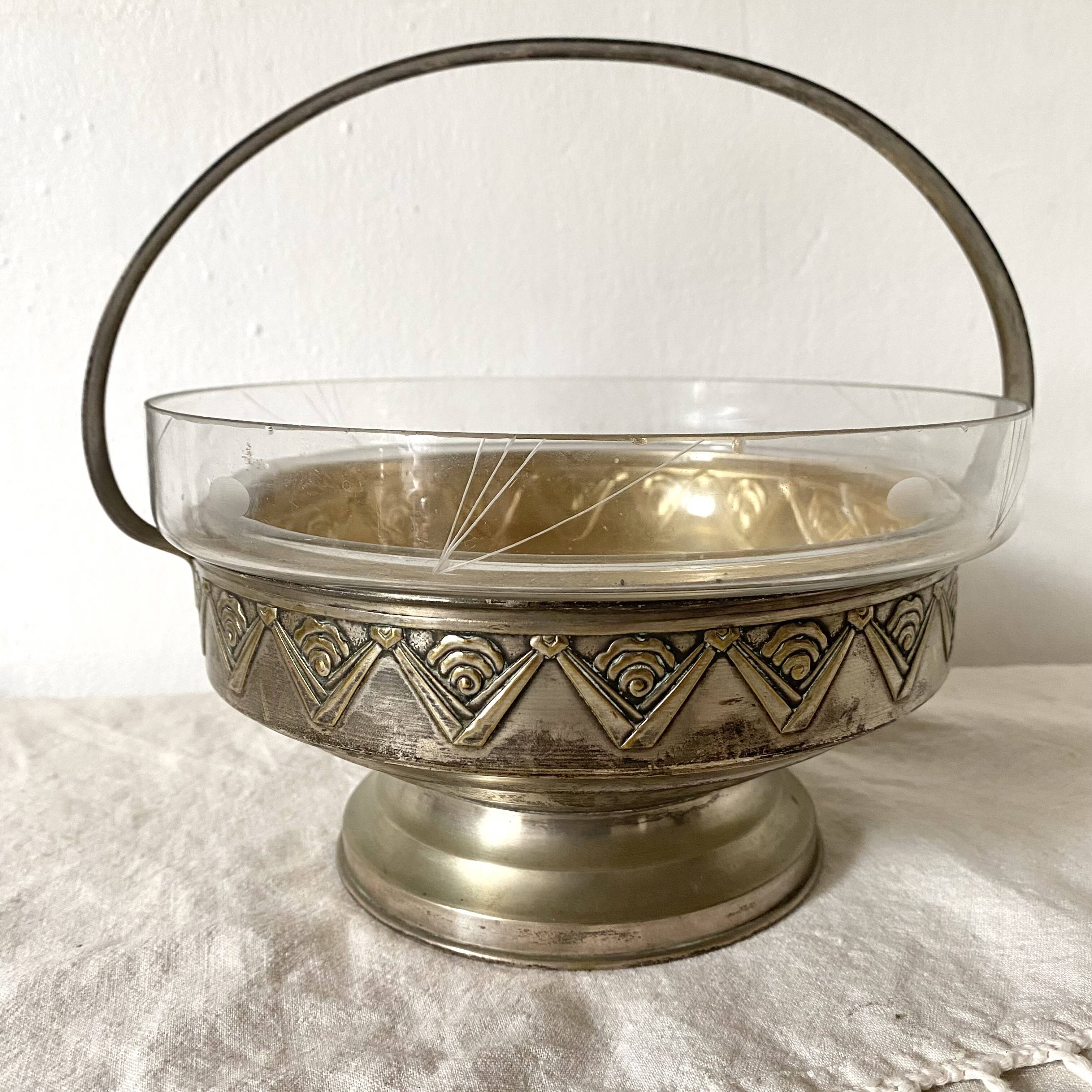 Art Deco fruit bowl in silver-plated metal and chiseled glass